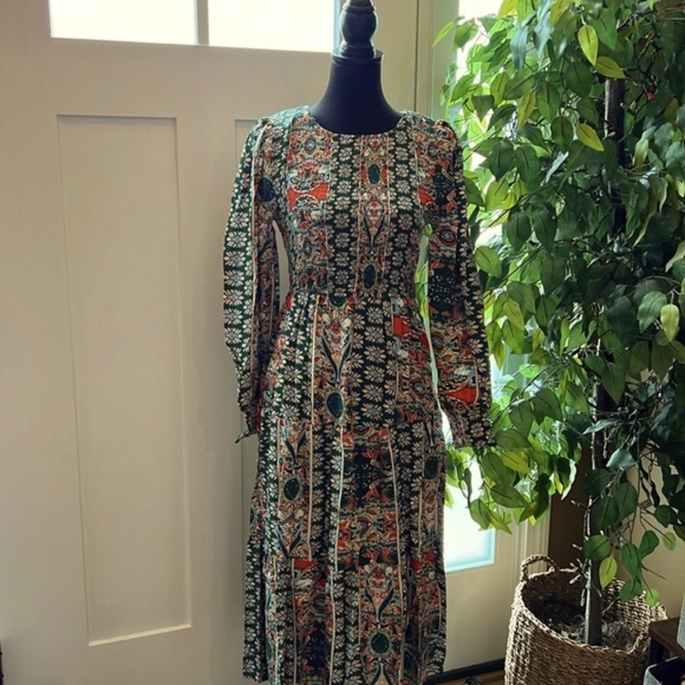 Beautiful boho patterned long sleeve dress.